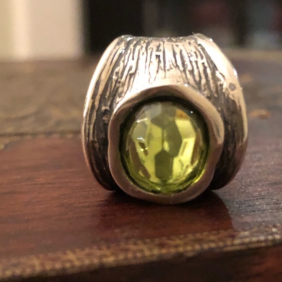 Magnolia Sterling Silver Green Glass Ring - Picture 4 of 10